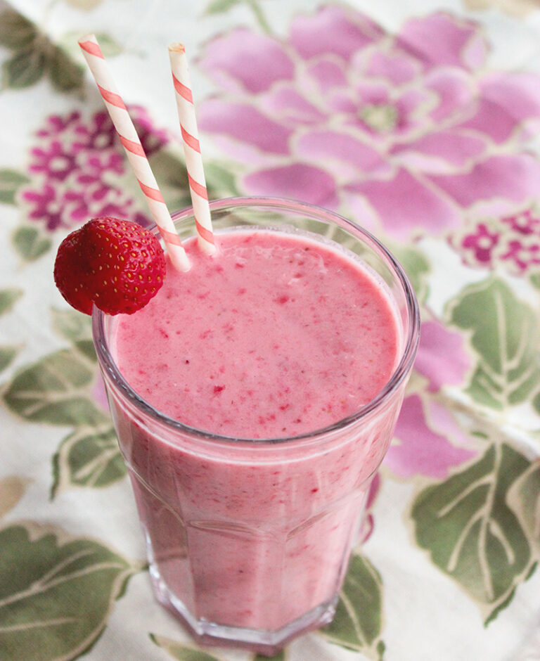 Gluten-free Red Berry Smoothie - The Petite Cook™