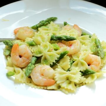 Farfalle Pasta with Prawn and Asparagus - The Petite Cook™