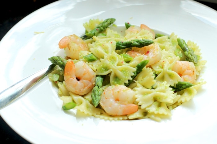 Farfalle Pasta with Prawn and Asparagus - The Petite Cook™