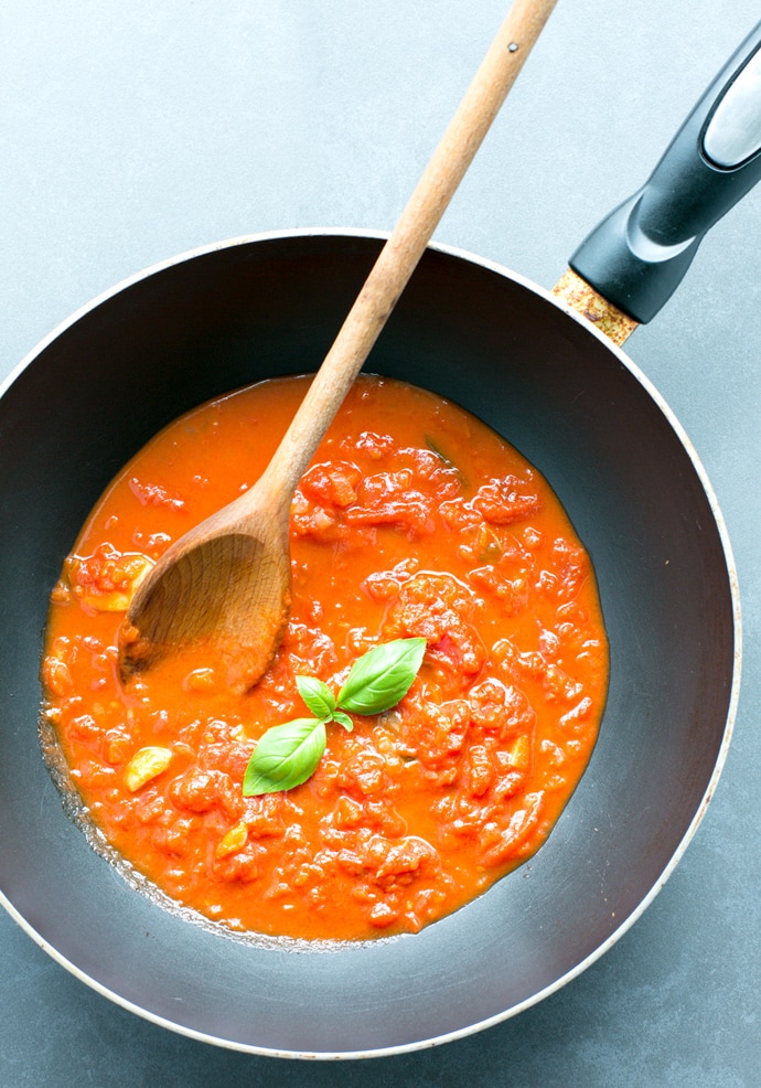 Authentic Italian Tomato Sauce - The Petite Cook