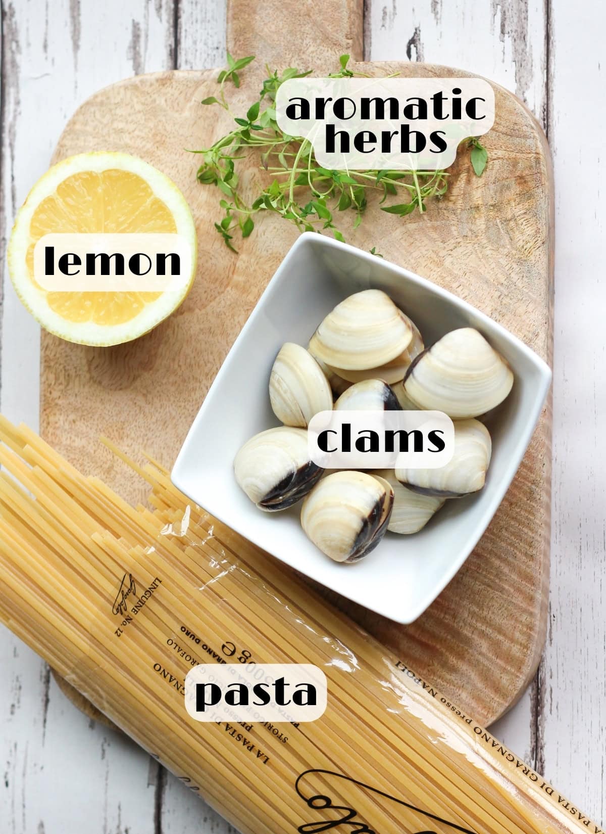 clam linguine ingredients: white clams, linguine pasta, lemon, parsley.