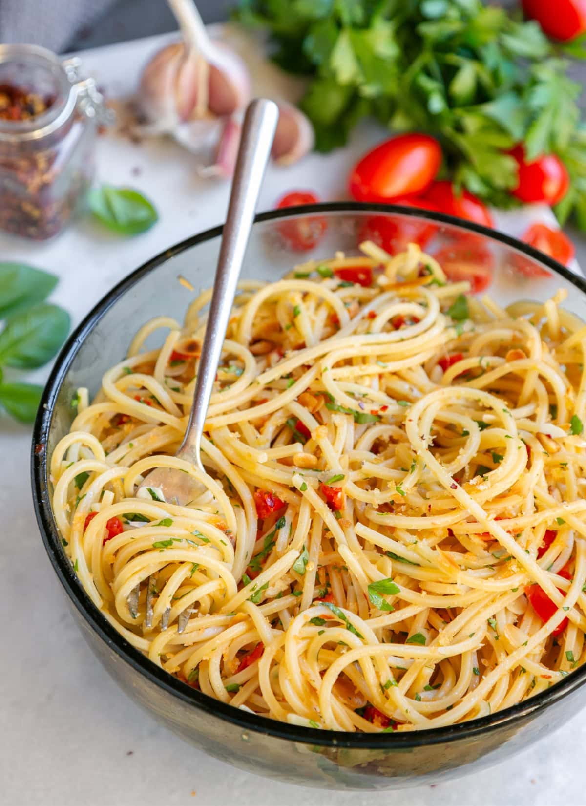spaghetti alla carrettiera, with oil, garlic, pecorino and chili pepper flakes.